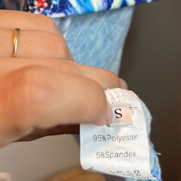 Small Tie-Dye V-Neck Long Sleeve T-Shirt Psychadelic - Picture 4 of 6